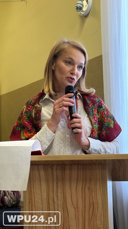 „Śpiewanie przy szarlotce” w Przemiarowie