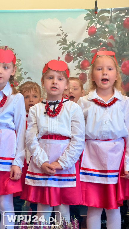 „Śpiewanie przy szarlotce” w Przemiarowie