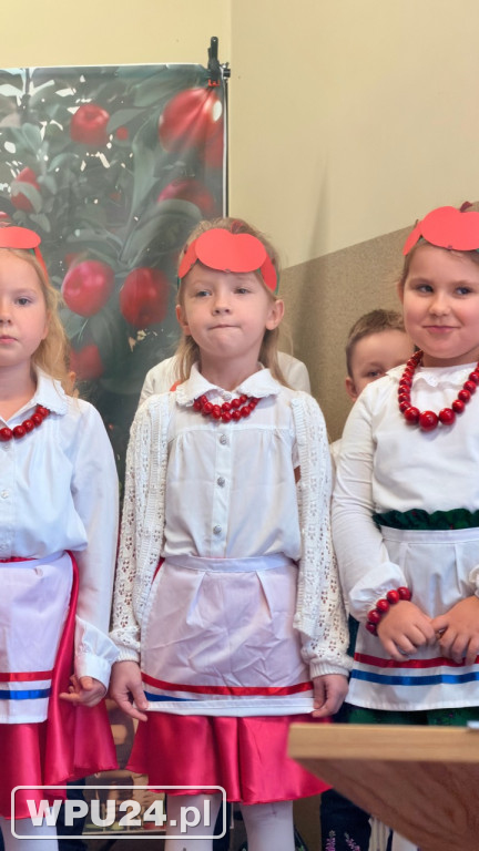 „Śpiewanie przy szarlotce” w Przemiarowie