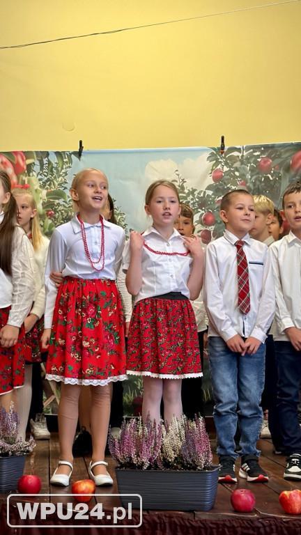 „Śpiewanie przy szarlotce” w Przemiarowie