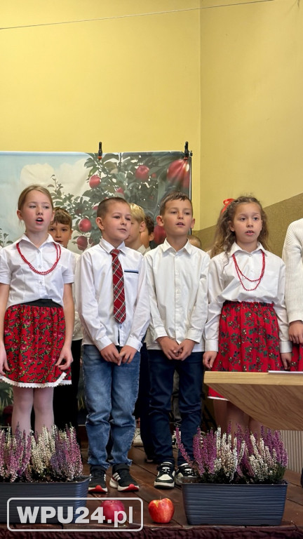 „Śpiewanie przy szarlotce” w Przemiarowie