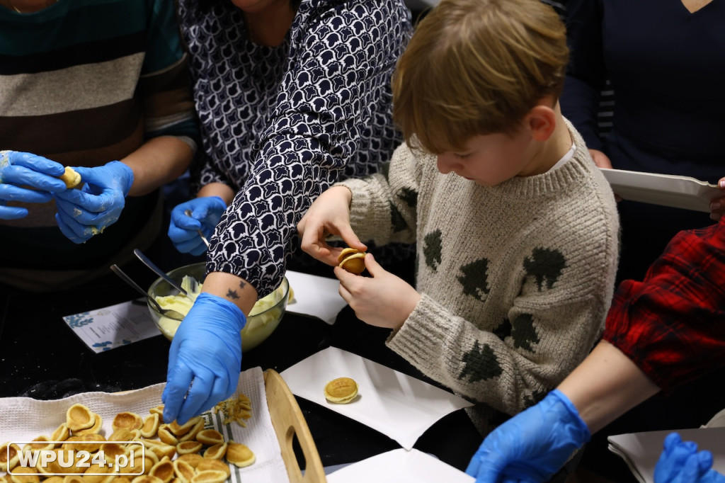 MCKiS zorganizowało „Mikołajkową Fabrykę Orzeszków”