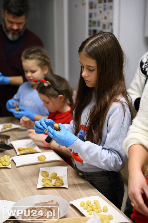 MCKiS zorganizowało „Mikołajkową Fabrykę Orzeszków”