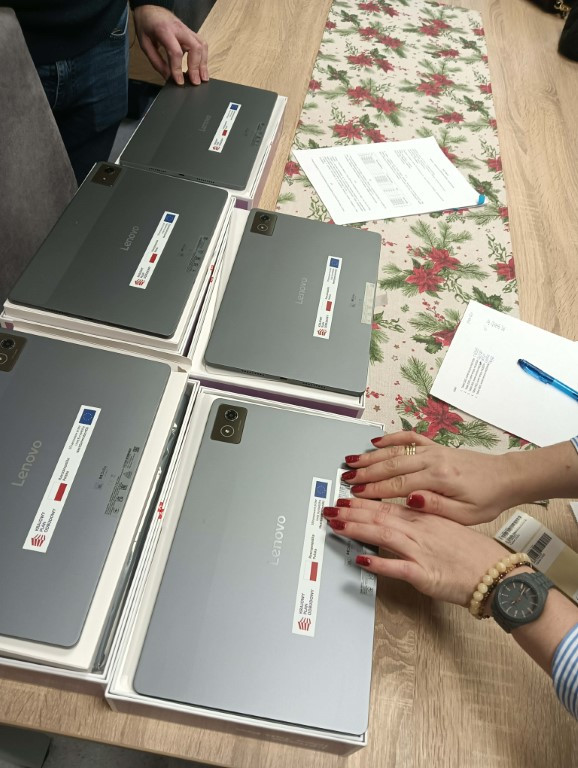 Sprzęt multimedialny dla placówek oświatowych