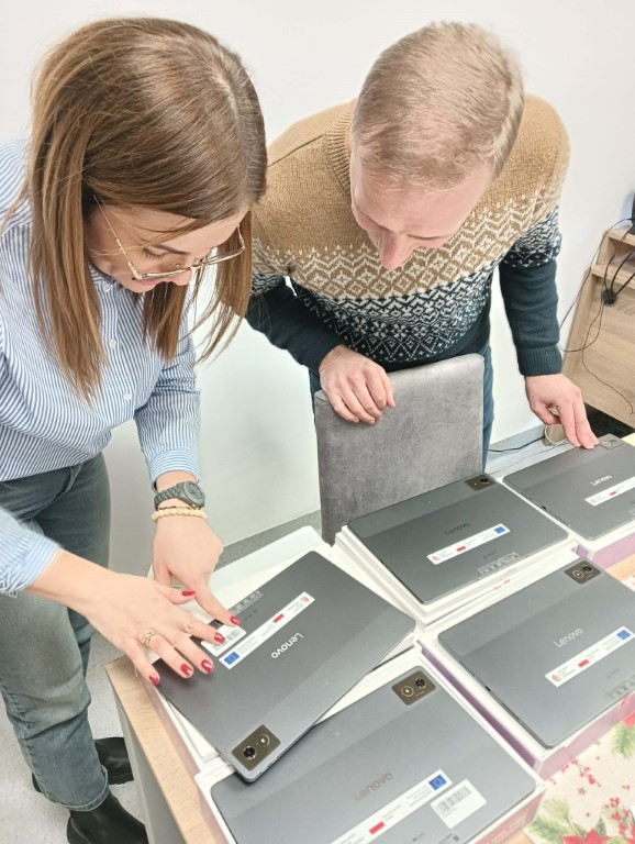 Sprzęt multimedialny dla placówek oświatowych