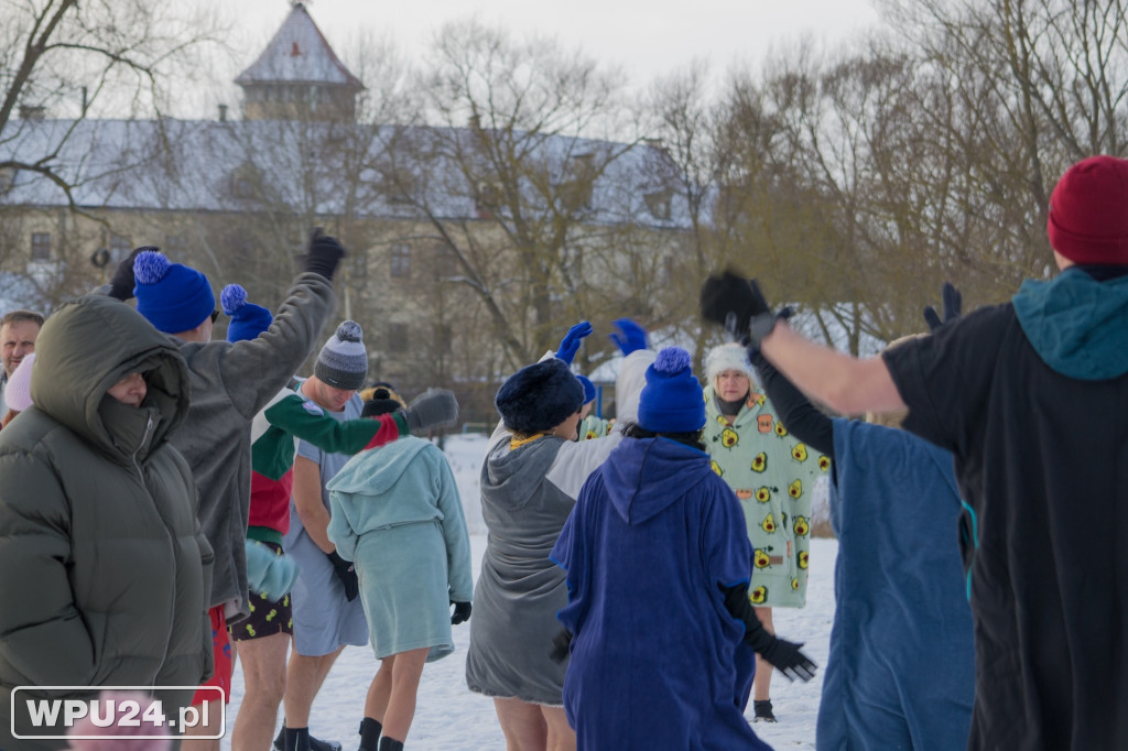 Tak morsy z Pułtuska witają prawdziwą zimę