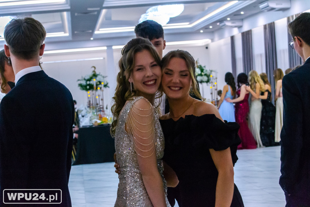 Zobacz, co działo się na studniówce LO Skargi