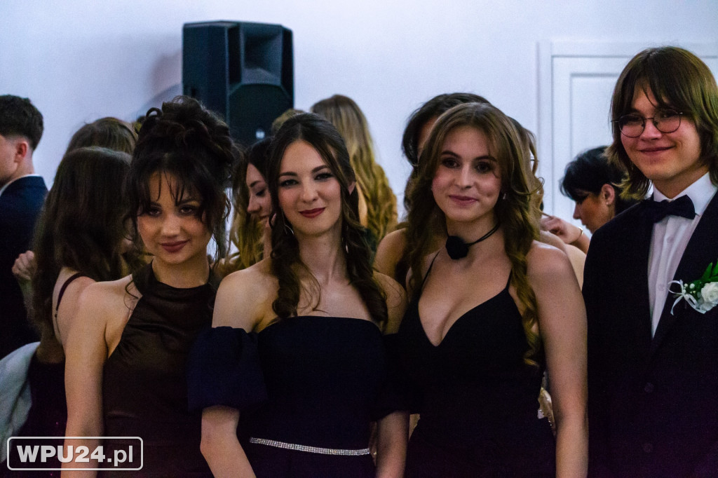 Zobacz, co działo się na studniówce LO Skargi