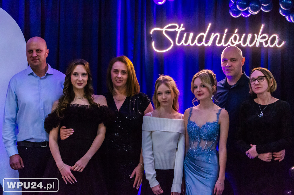 Zobacz, co działo się na studniówce LO Skargi