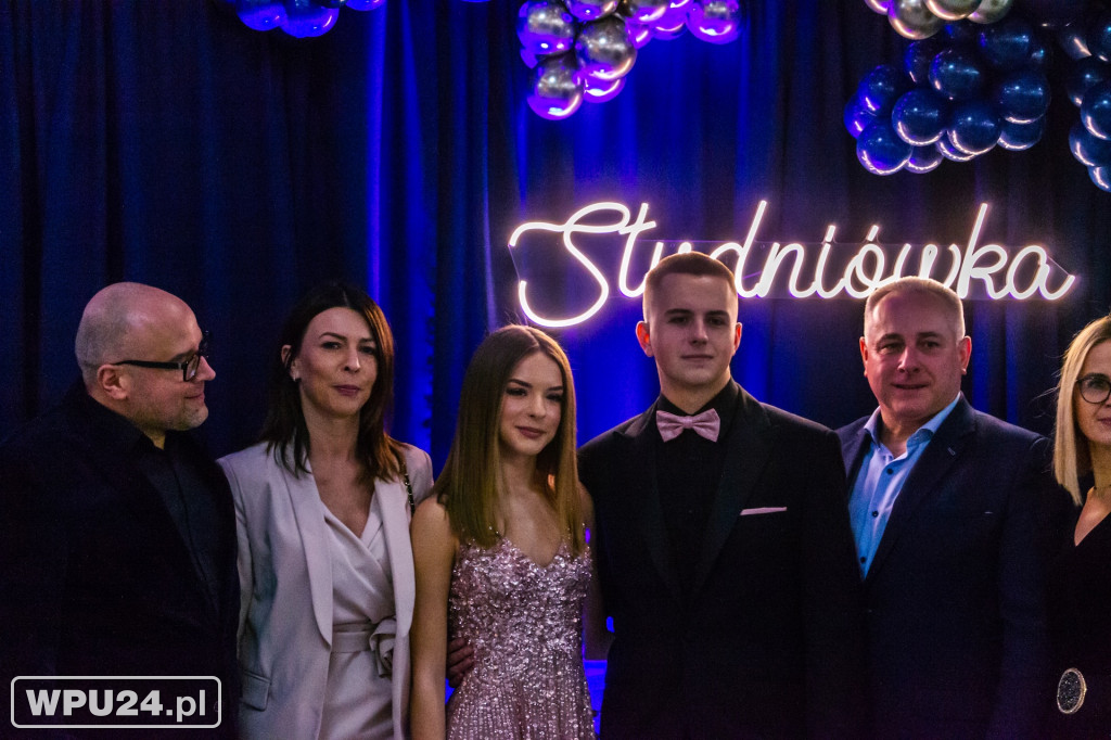 Zobacz, co działo się na studniówce LO Skargi