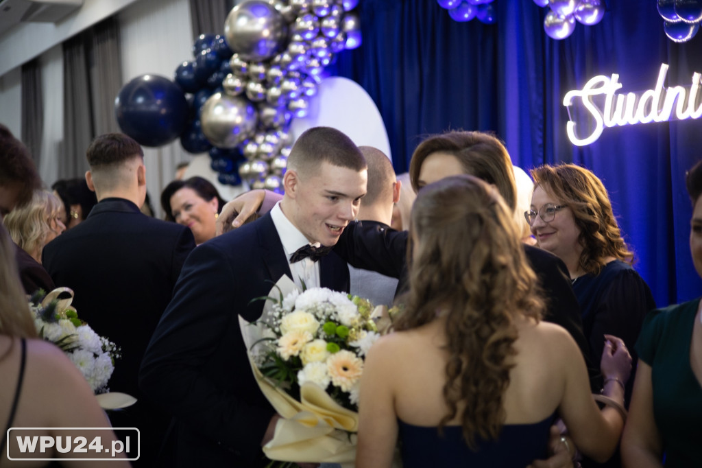 Zobacz, co działo się na studniówce LO Skargi