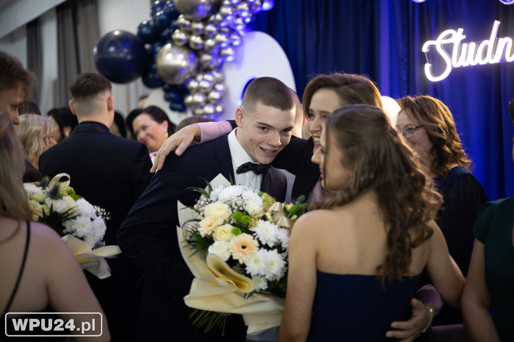 Zobacz, co działo się na studniówce LO Skargi