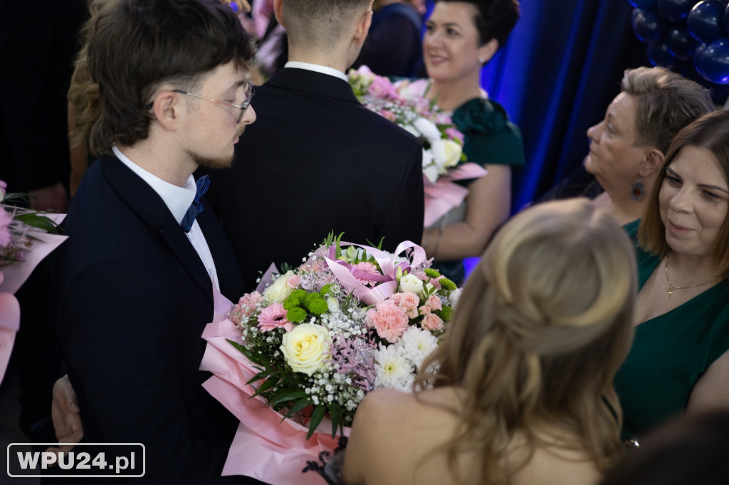 Zobacz, co działo się na studniówce LO Skargi