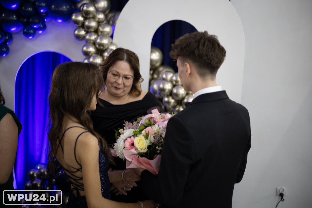 Zobacz, co działo się na studniówce LO Skargi