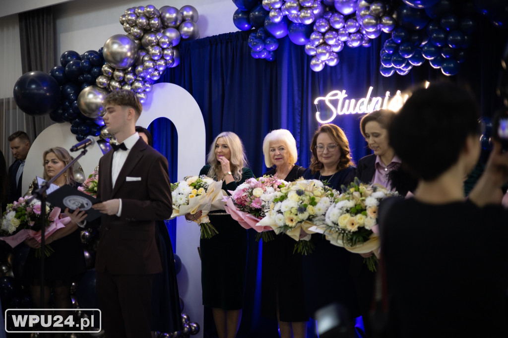 Zobacz, co działo się na studniówce LO Skargi