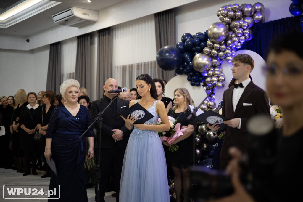 Zobacz, co działo się na studniówce LO Skargi