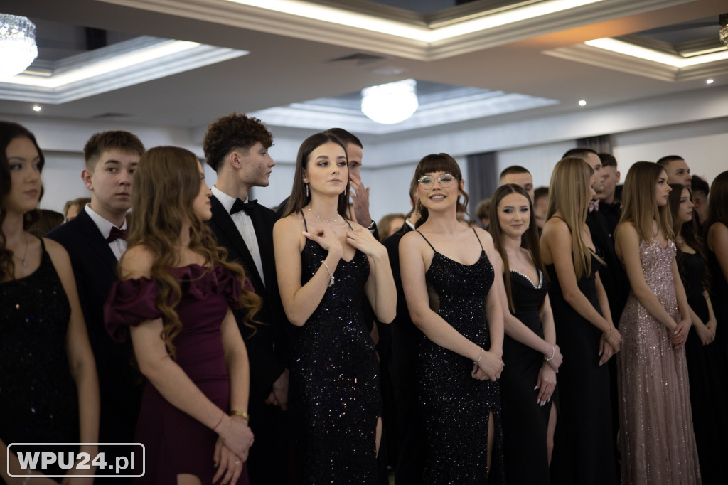 Zobacz, co działo się na studniówce LO Skargi