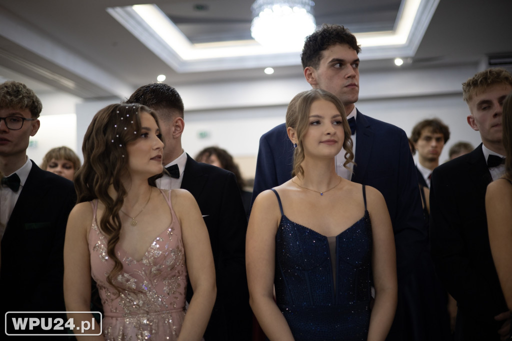 Zobacz, co działo się na studniówce LO Skargi