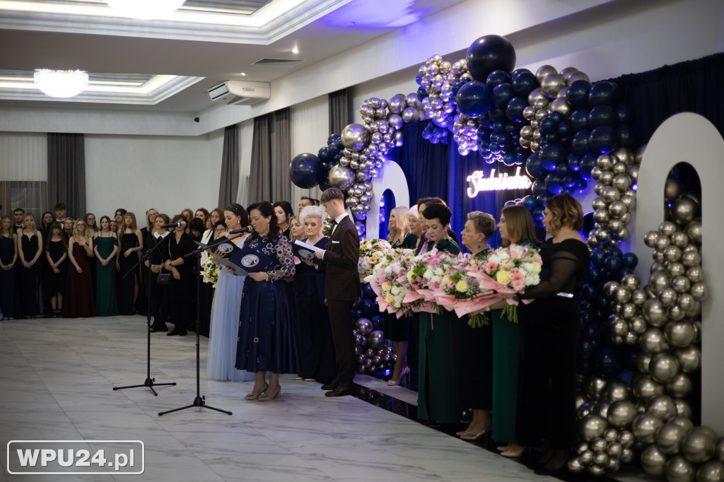 Zobacz, co działo się na studniówce LO Skargi