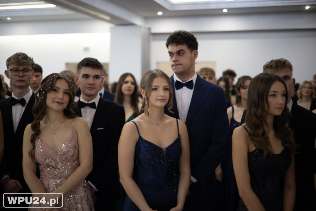 Zobacz, co działo się na studniówce LO Skargi