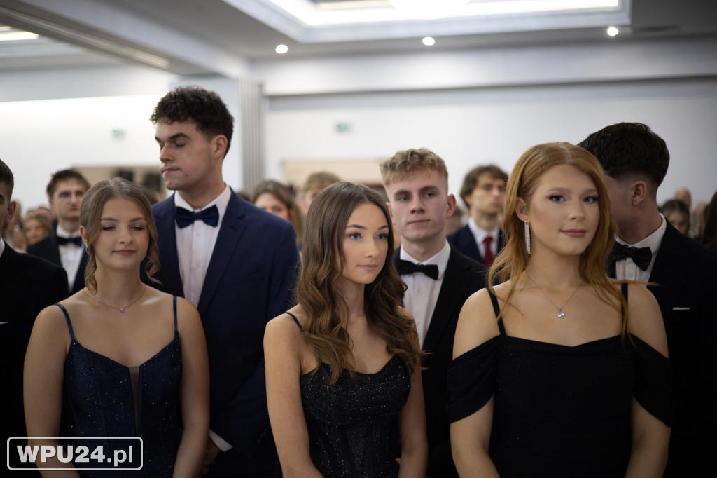 Zobacz, co działo się na studniówce LO Skargi