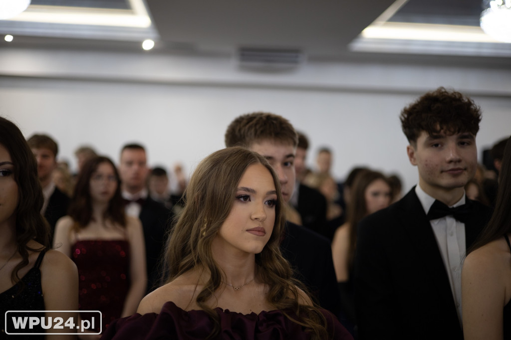 Zobacz, co działo się na studniówce LO Skargi