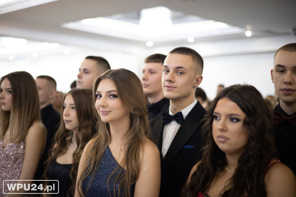 Zobacz, co działo się na studniówce LO Skargi