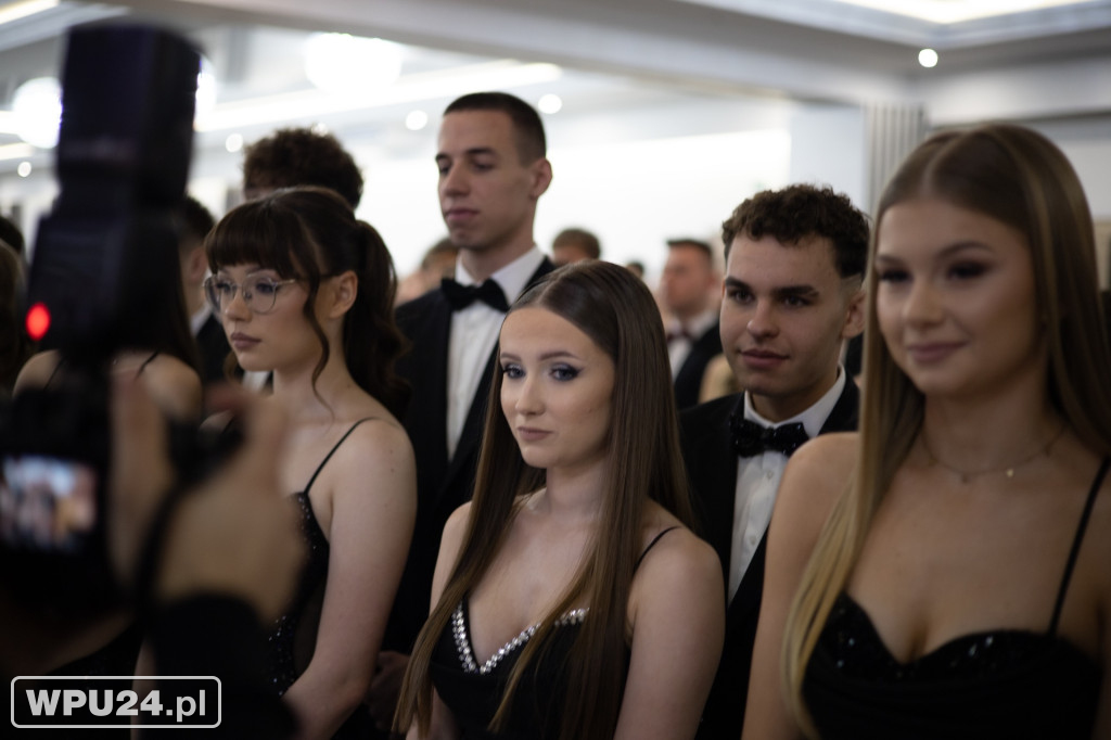 Zobacz, co działo się na studniówce LO Skargi