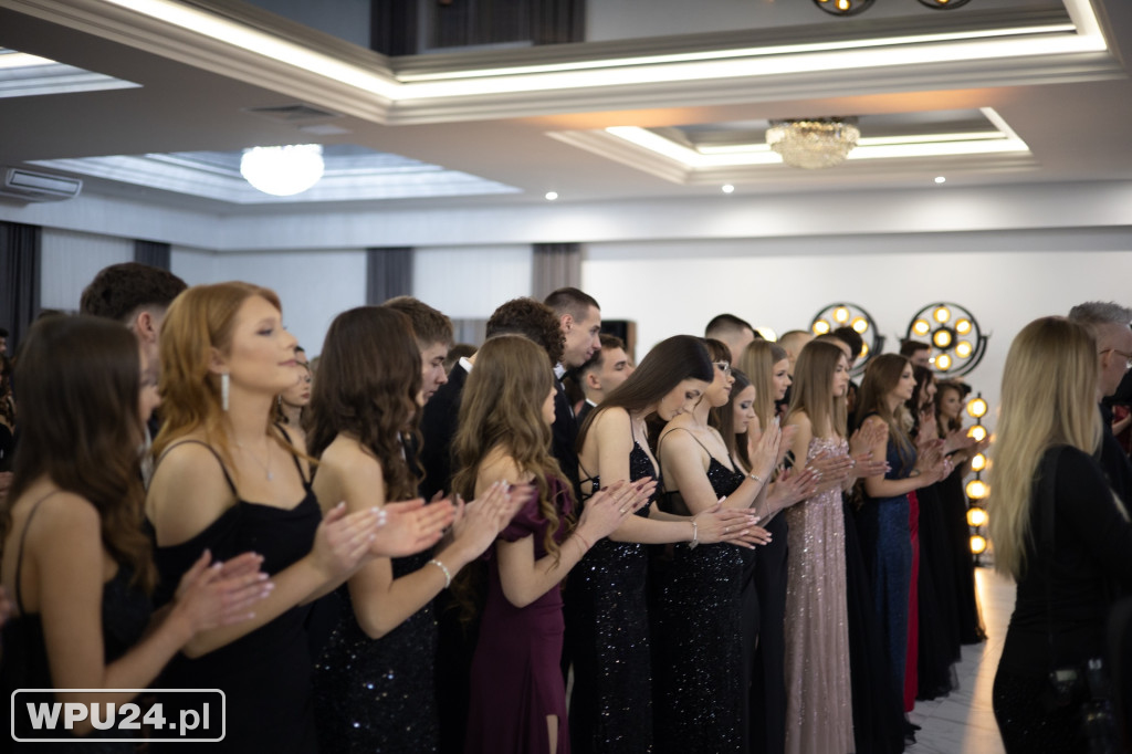 Zobacz, co działo się na studniówce LO Skargi