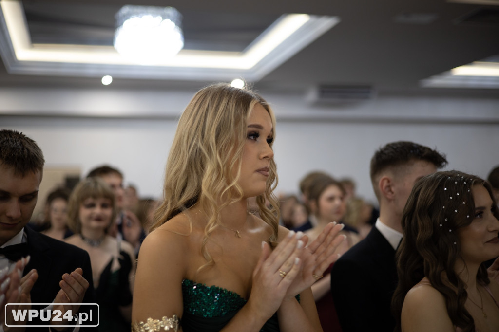 Zobacz, co działo się na studniówce LO Skargi