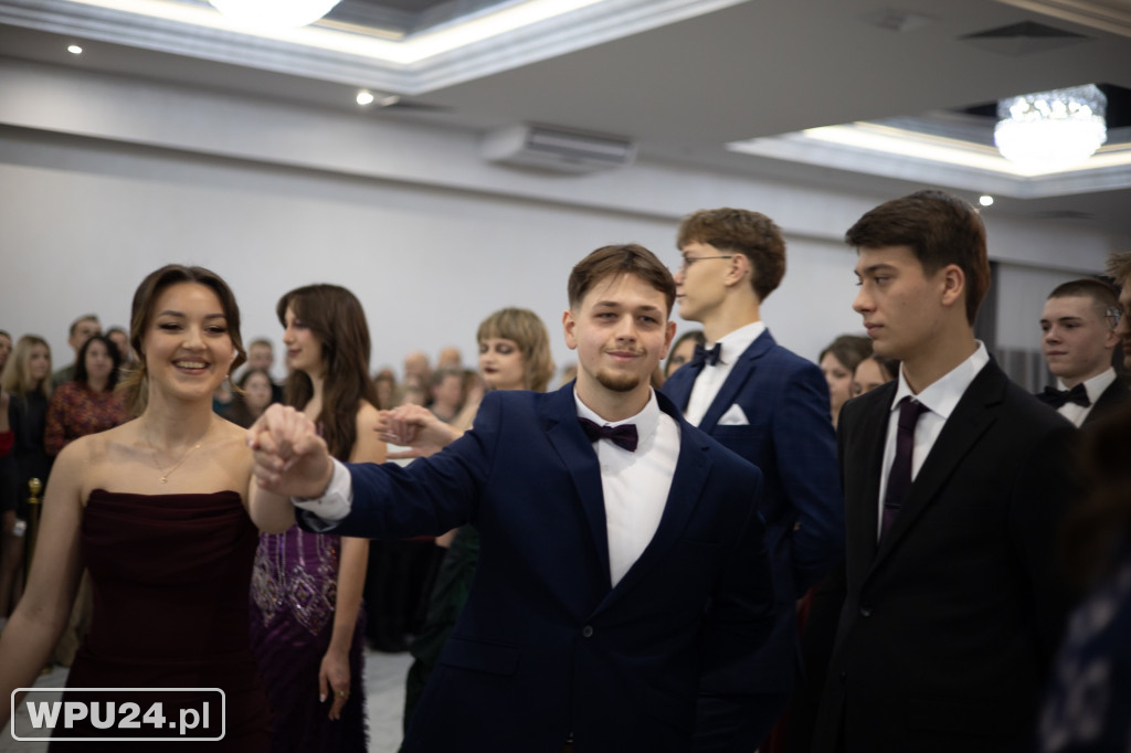 Zobacz, co działo się na studniówce LO Skargi