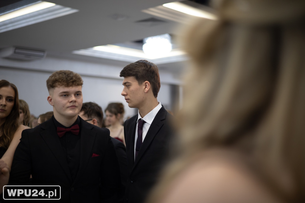 Zobacz, co działo się na studniówce LO Skargi