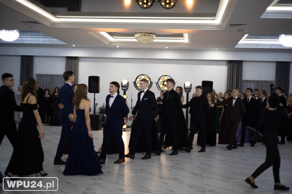 Zobacz, co działo się na studniówce LO Skargi