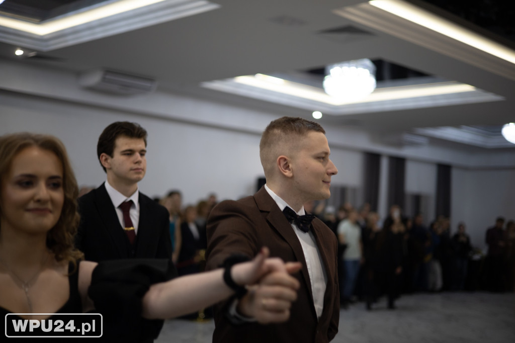 Zobacz, co działo się na studniówce LO Skargi