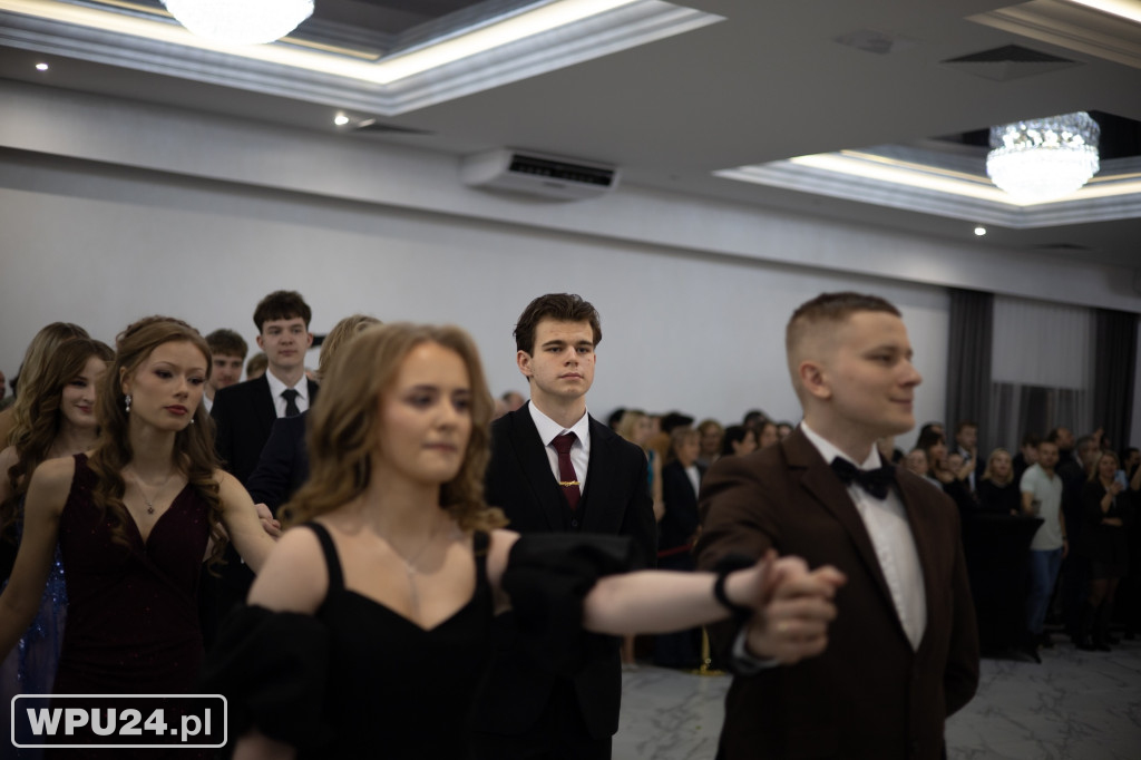 Zobacz, co działo się na studniówce LO Skargi