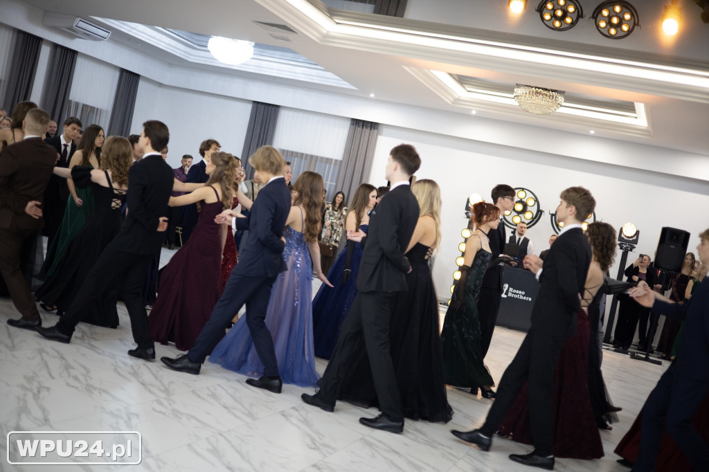 Zobacz, co działo się na studniówce LO Skargi