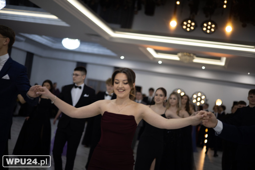 Zobacz, co działo się na studniówce LO Skargi