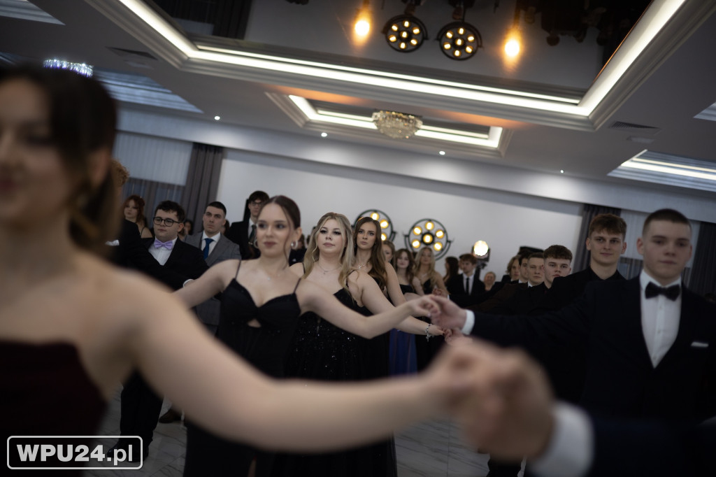 Zobacz, co działo się na studniówce LO Skargi