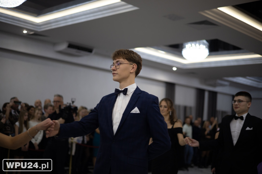 Zobacz, co działo się na studniówce LO Skargi