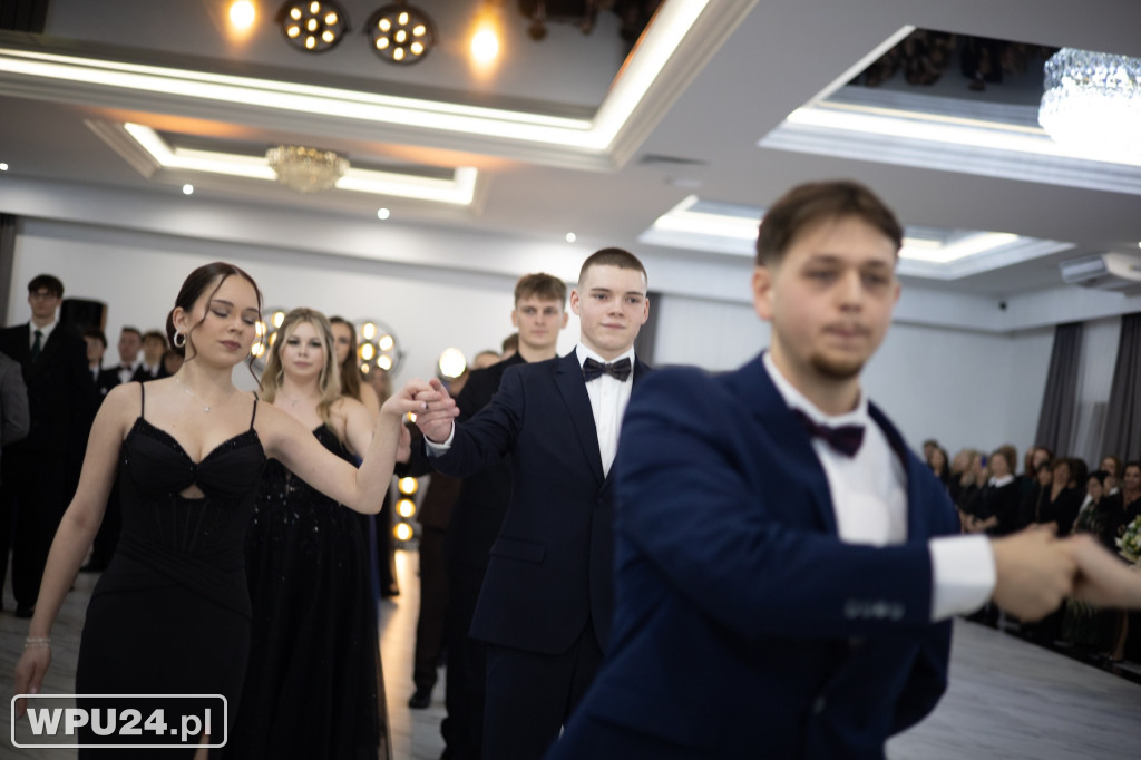 Zobacz, co działo się na studniówce LO Skargi