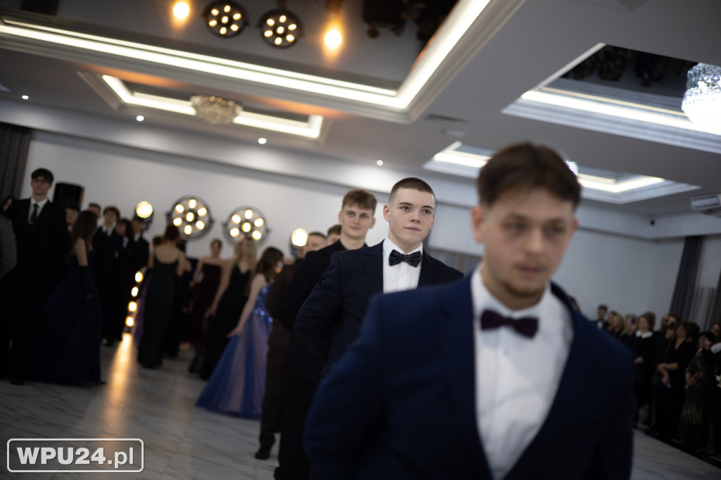 Zobacz, co działo się na studniówce LO Skargi