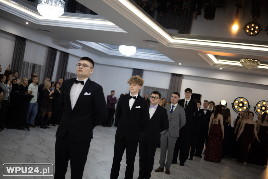 Zobacz, co działo się na studniówce LO Skargi