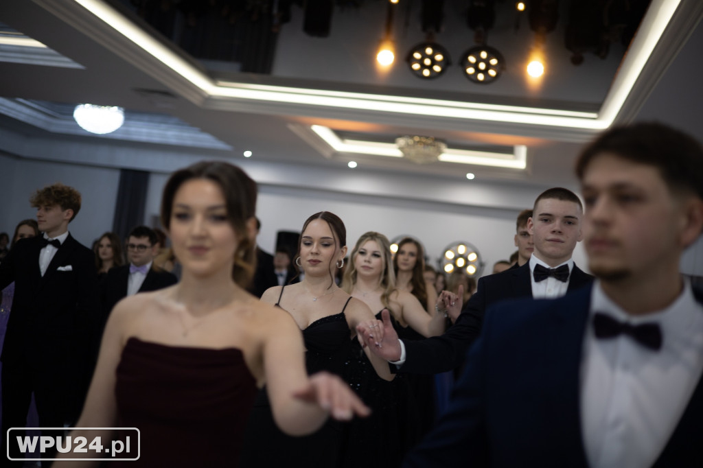 Zobacz, co działo się na studniówce LO Skargi