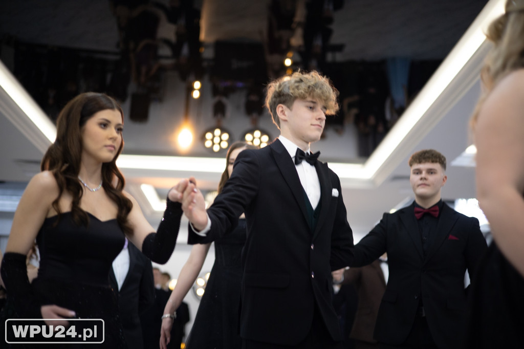 Zobacz, co działo się na studniówce LO Skargi