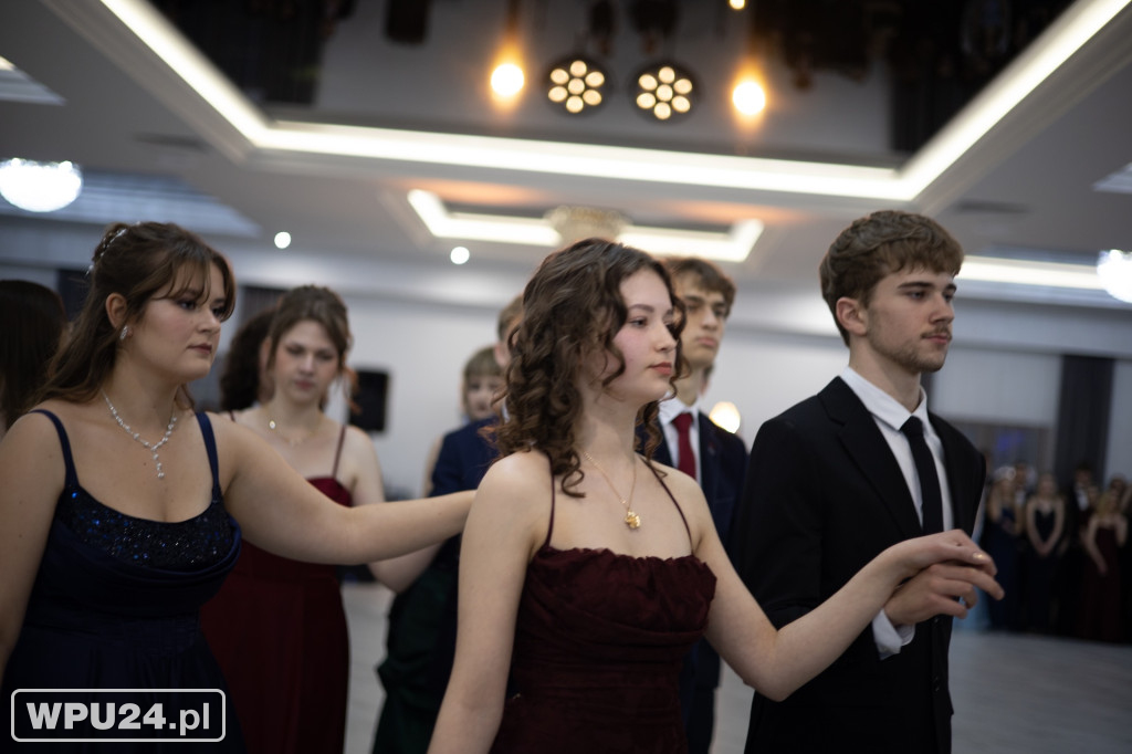 Zobacz, co działo się na studniówce LO Skargi