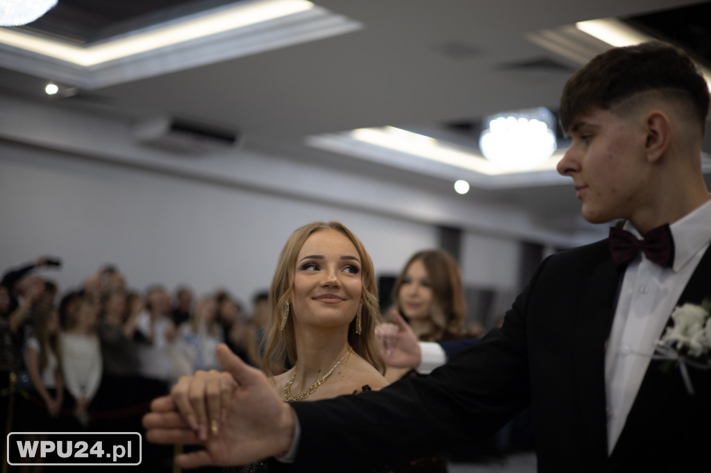 Zobacz, co działo się na studniówce LO Skargi