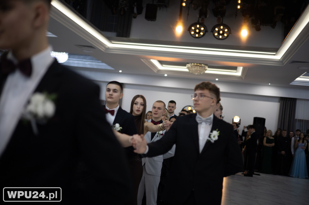 Zobacz, co działo się na studniówce LO Skargi