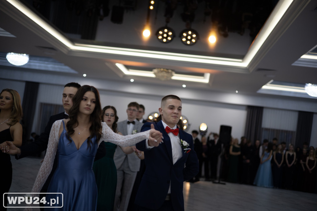 Zobacz, co działo się na studniówce LO Skargi