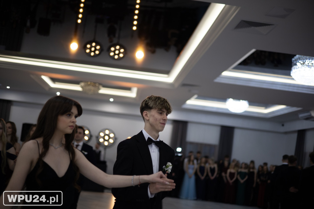 Zobacz, co działo się na studniówce LO Skargi