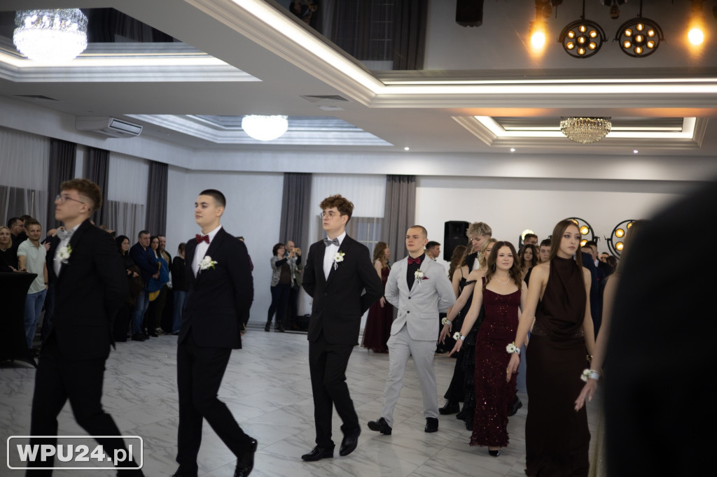 Zobacz, co działo się na studniówce LO Skargi